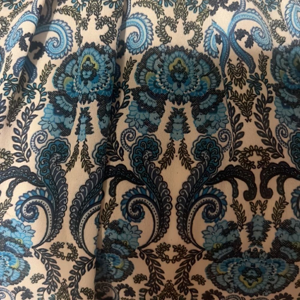 ANNE Carson. Blue floral print. Large. Tank style - Picture 2 of 7